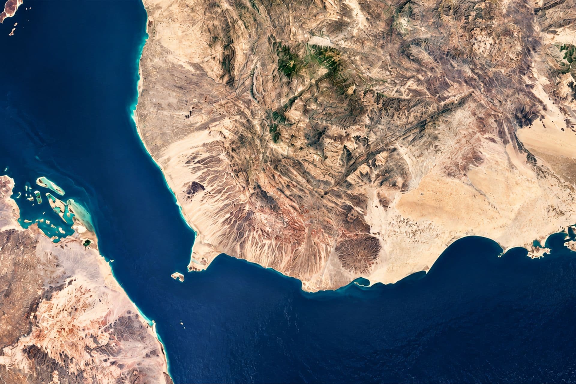 جبال كهبوب.. مرتفعات يمنية تطل على باب المندب