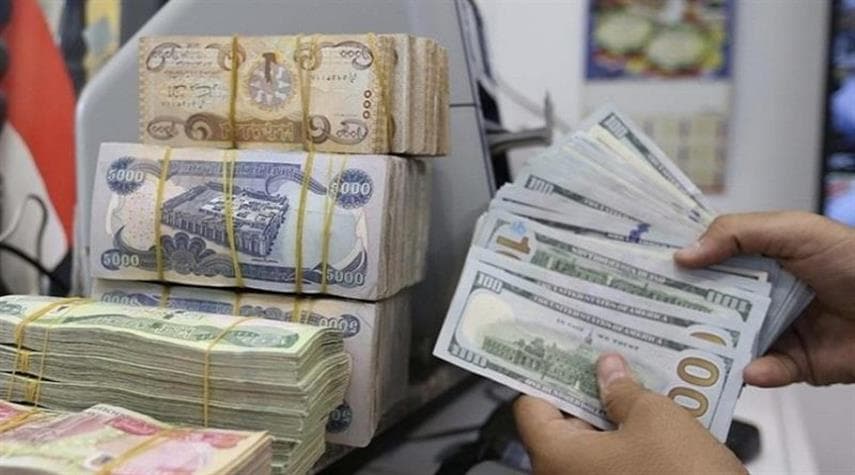 سلاح الدولار.. ماذا يحدث لاقتصاد العراق إذا نفّذت واشنطن تهديدها بقطع السيولة النقدية؟