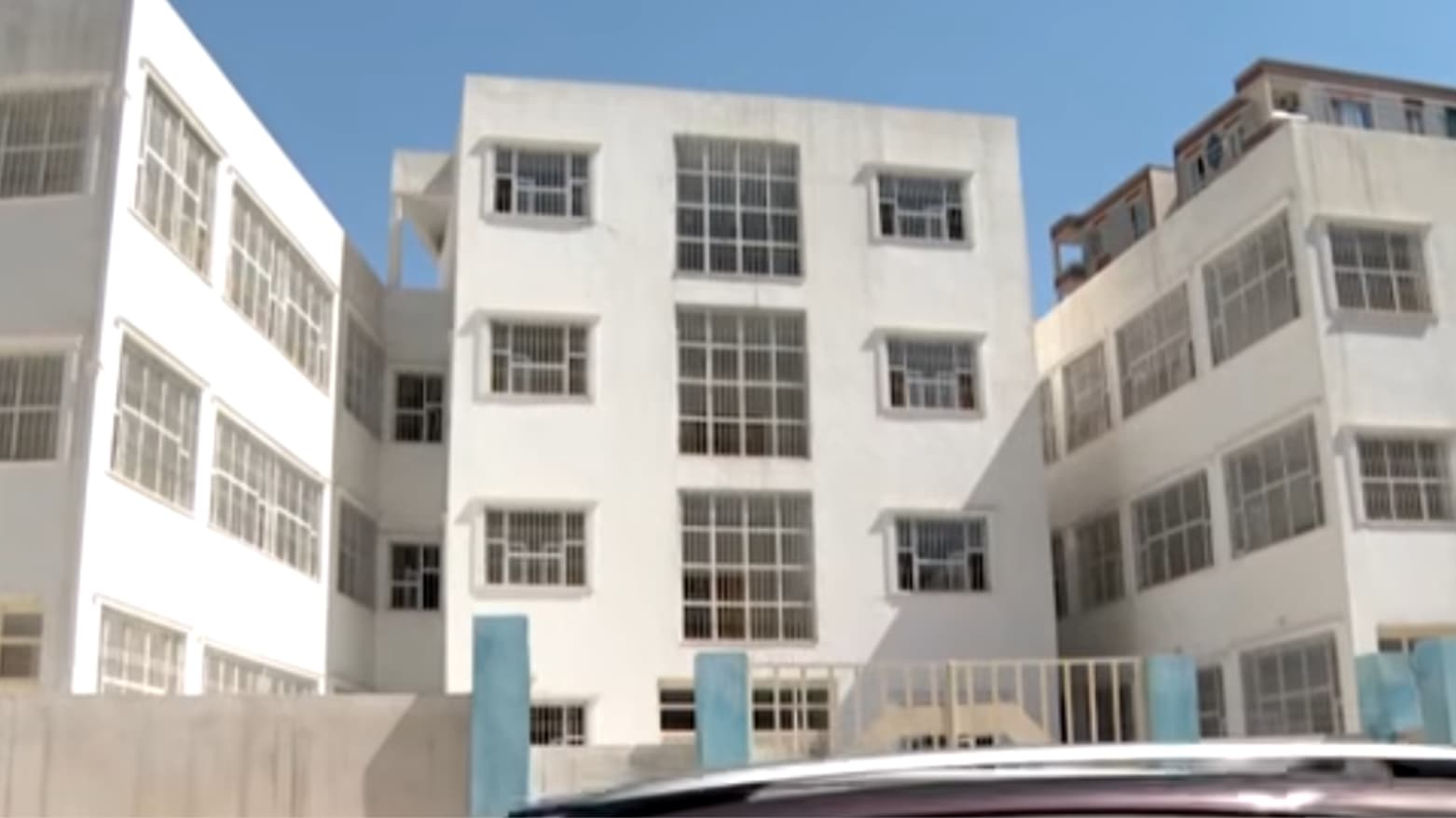 دهوك تطوي حقبة "الدوام الثلاثي".. مدارس جديدة تنهي معاناة آلاف الطلبة مع انطلاق العام الدراسي
