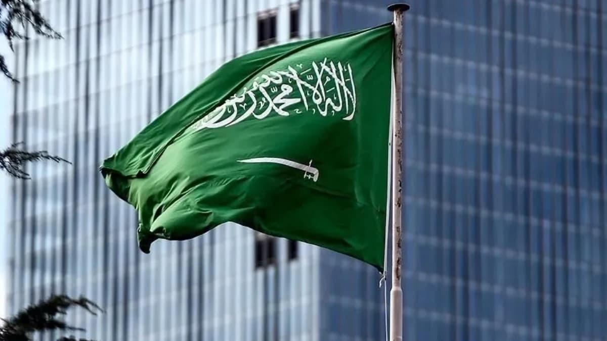 التحالف بقيادة الرياض يتّهم الحوثيين بإطلاق مسيّرة نحو مكة