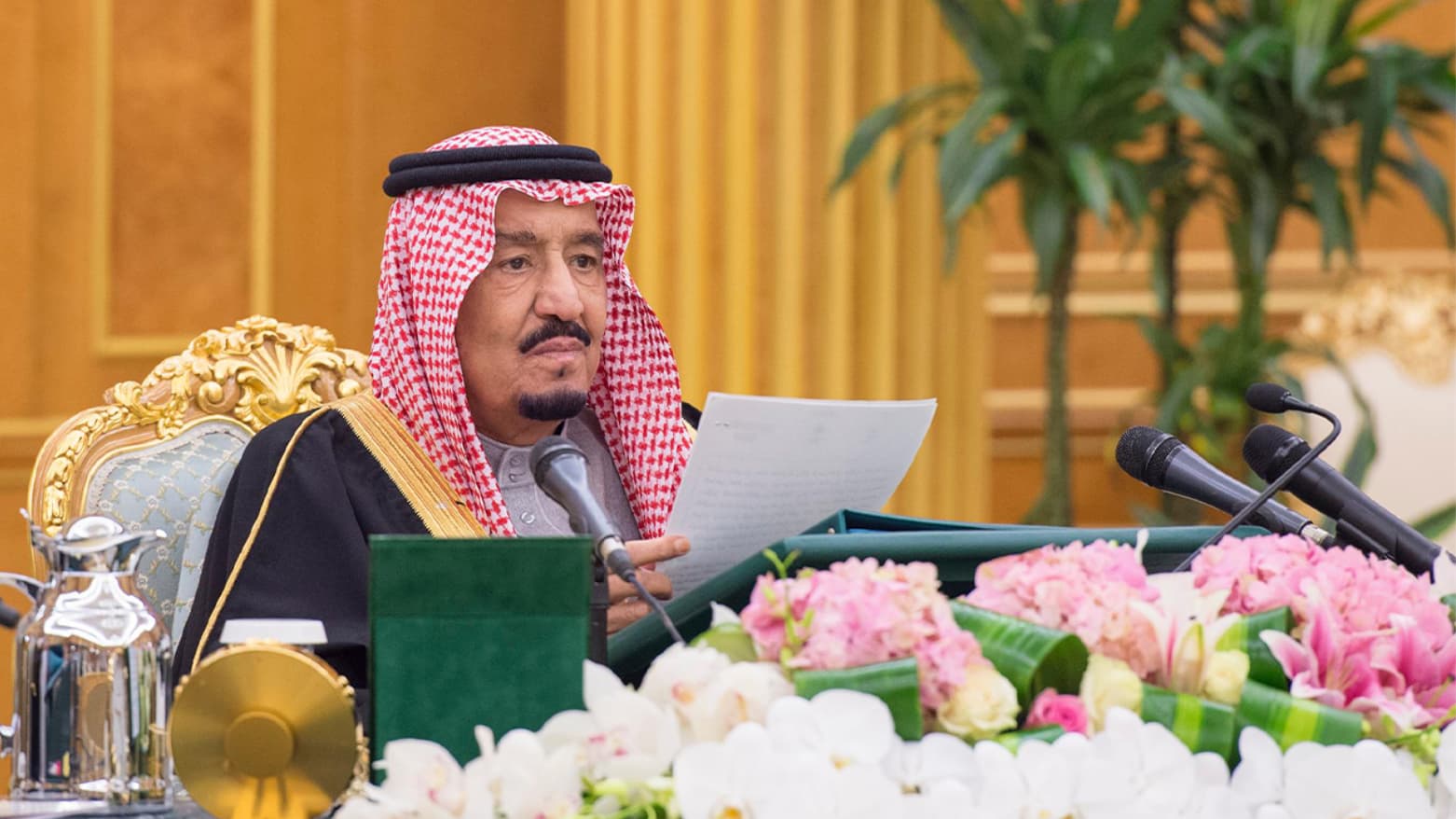 الملك سلمان يدين محاولة استهداف مكة المكرمة ويشيد بجهود القوات السعودية