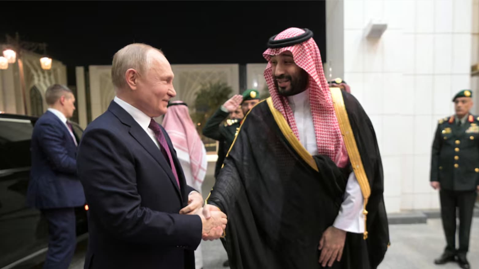 بوتين ومحمد بن سلمان يشددان على ضمان أمن الملاحة في هرمز وباب المندب