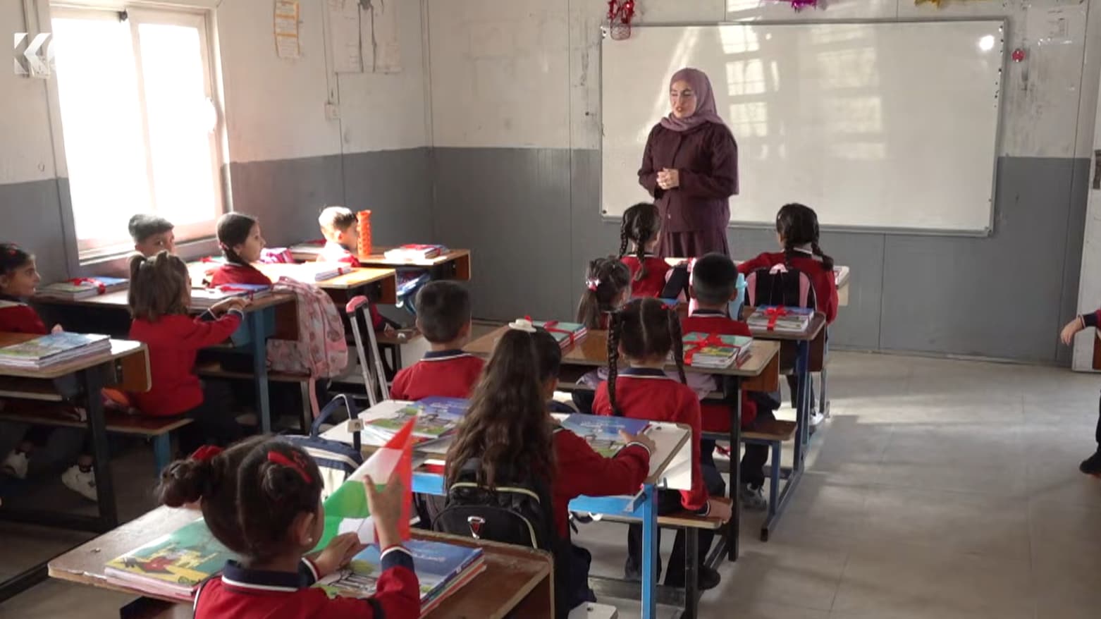 دفاتر وأحلام تفوق مساحة اللجوء.. مدارس مخيمات كوردستان تقرع أجراس الأمل