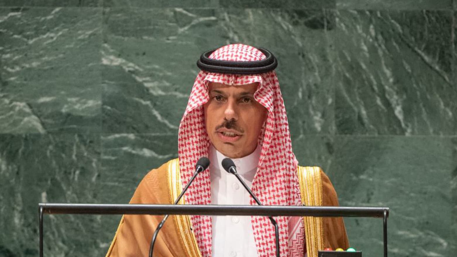 بن فرحان ينتقد "تغيّب المجتمع الدولي"عن تحمّل مسؤولياته إزاء أمن الخليج