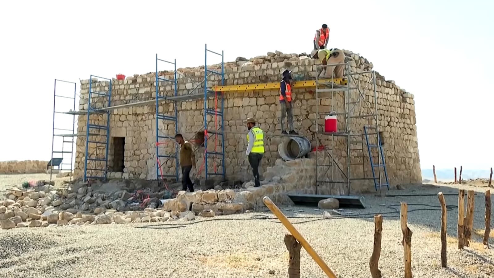 يعود تاريخه لـ 1400 عام.. كوردستان تُطلق مشروع ترميم "جامع الصحابة"التاريخي في عقرة