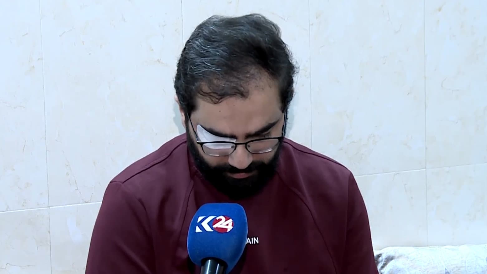 گەنجێک دوای نەشتەرگەری بینایی چاوێکی لەدەستدا