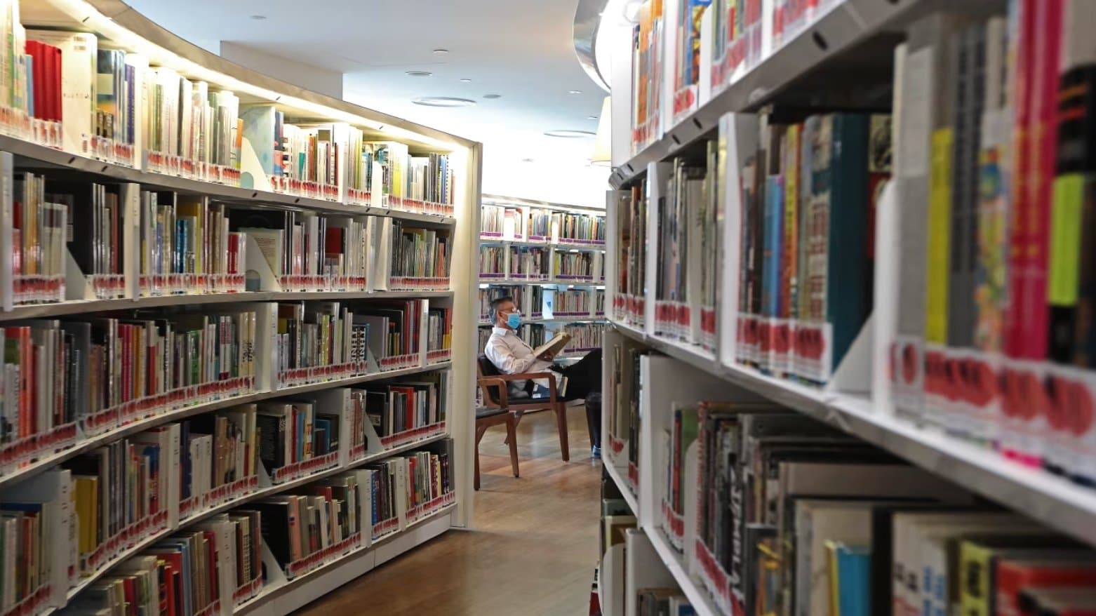 سینگاپوور پارە بە هاووڵاتییانی دەدات بەرامبەر خوێندنەوەی کتێب