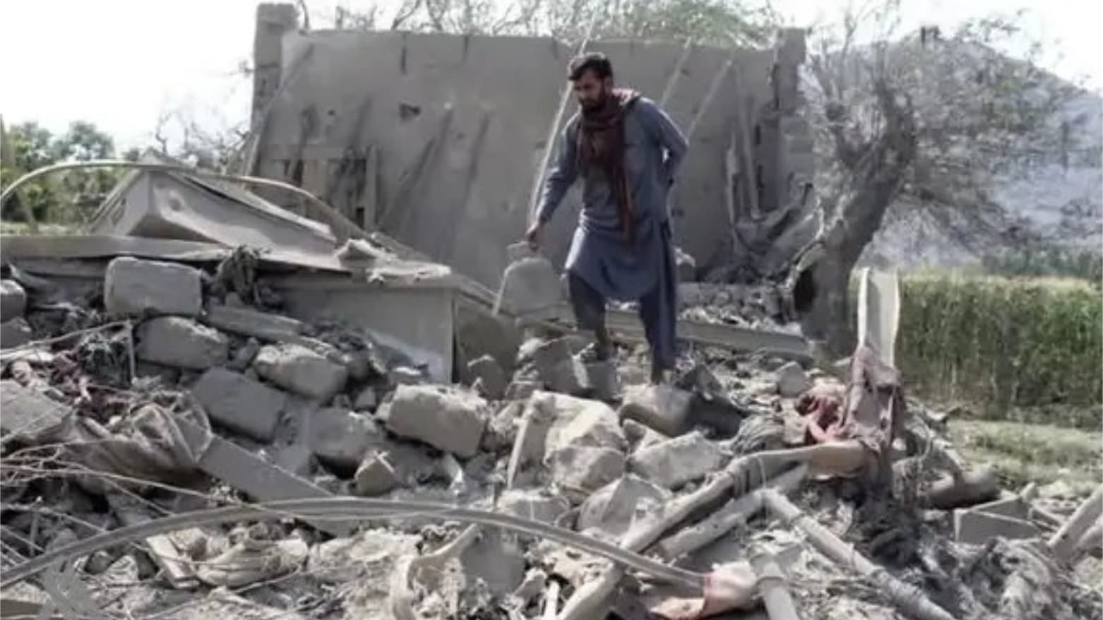 پاکستان 10 پێگەی سەربازی لە ناو ئەفغانستان بۆردومان کرد