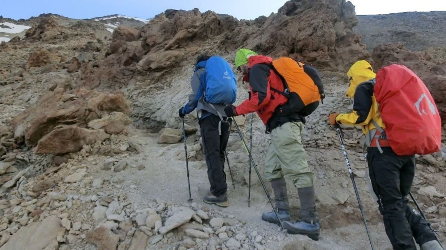 زیاتر لە هەفتەیەکە شاخەوانێکی سنەیی لە چیای دەماوەند بێسەروشوێنە