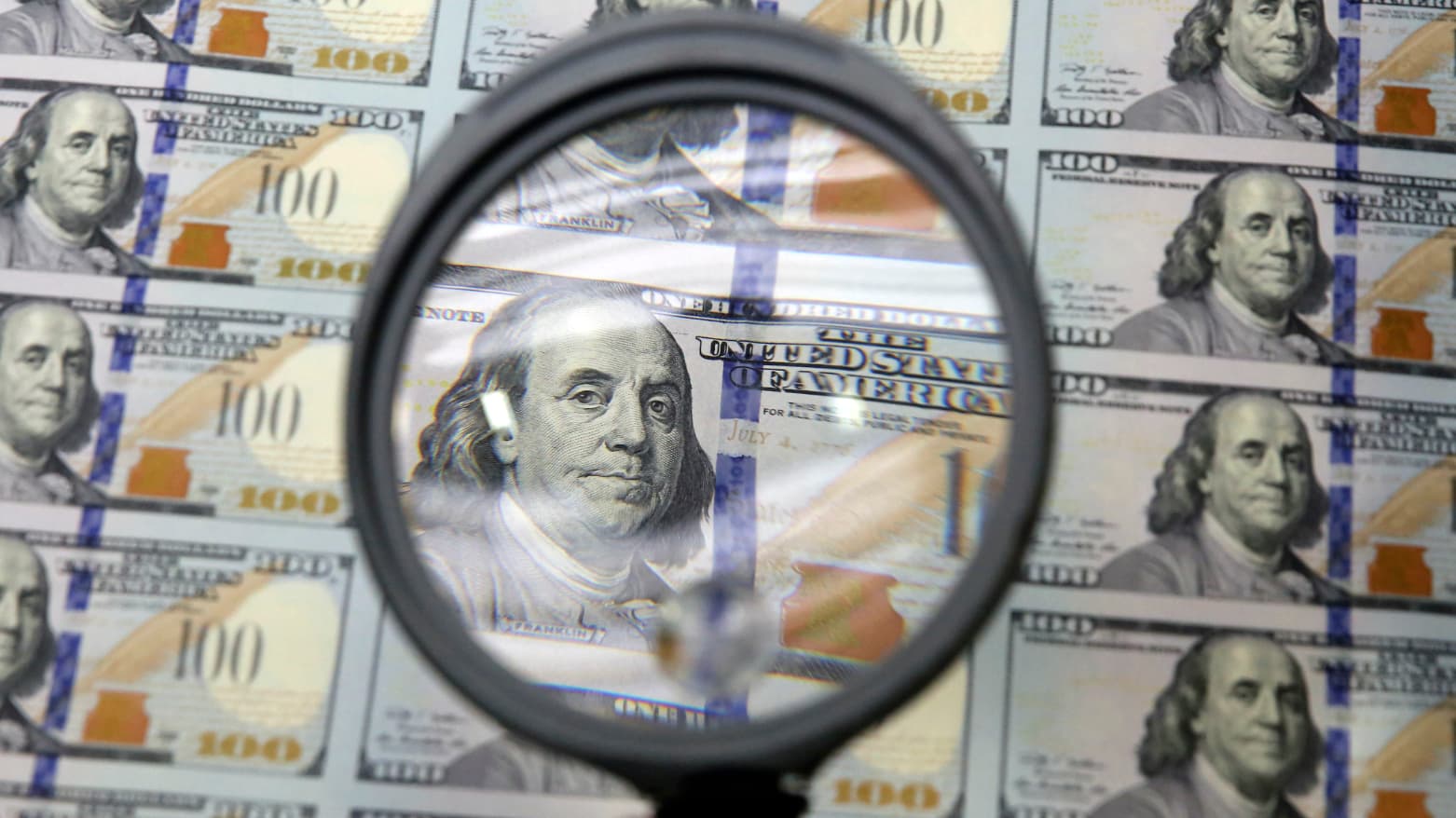 Iraqi PM Adviser Denies US Plans to Halt Dollar Shipments