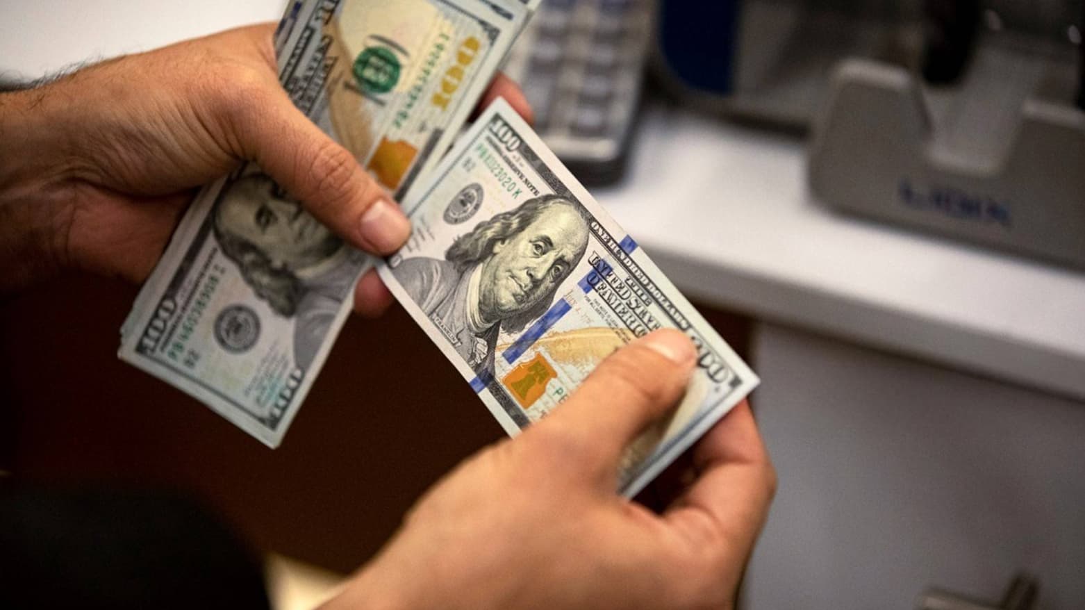 Eco Iraq Identifies Factors Behind Rising Dollar Exchange Rate