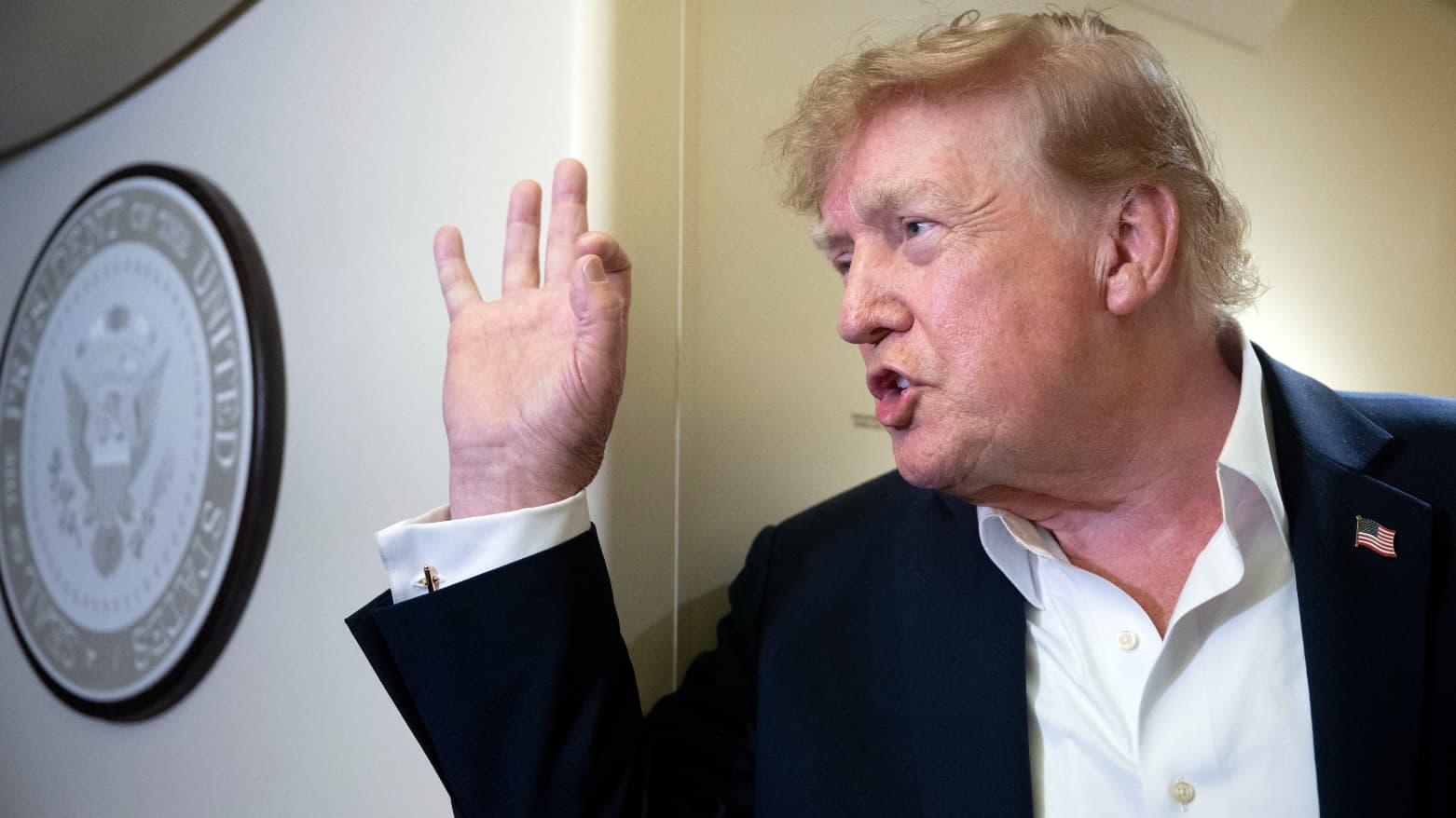 Trump Dismisses AI Extinction Fears as 'Hoax'