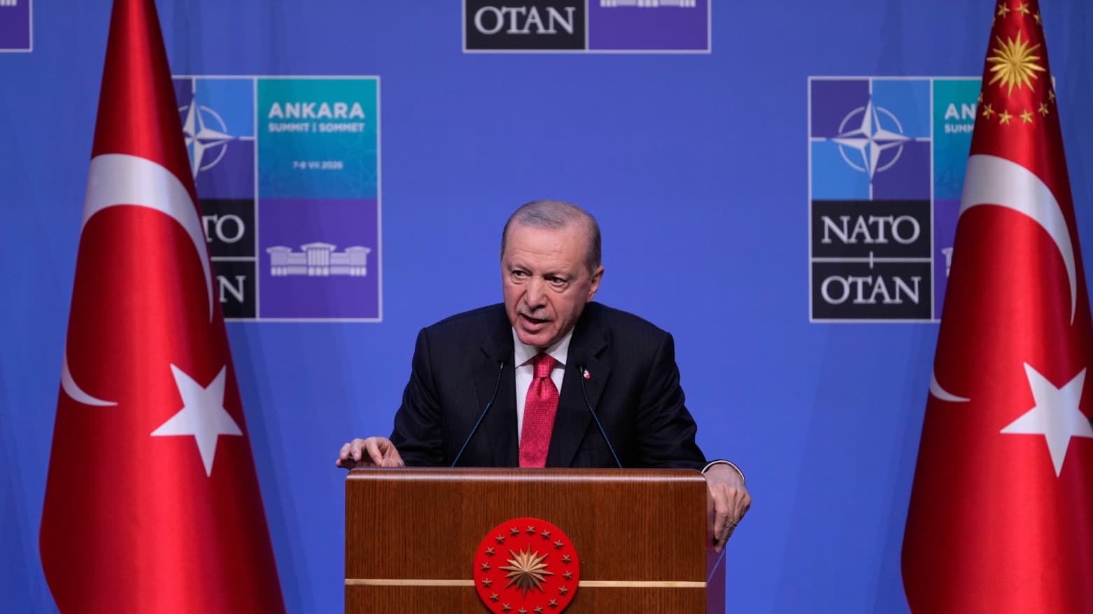 Erdogan Warns AKP Leaders Over Kurdish Peace Talks