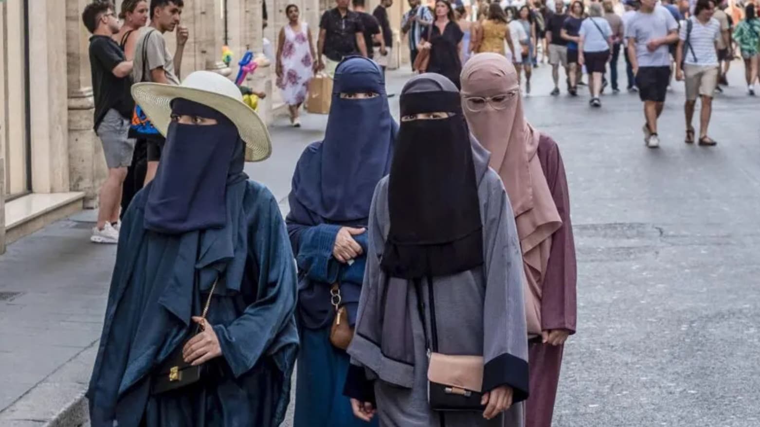 Italy to Ban Burqas and Niqabs in Schools, Meloni Says