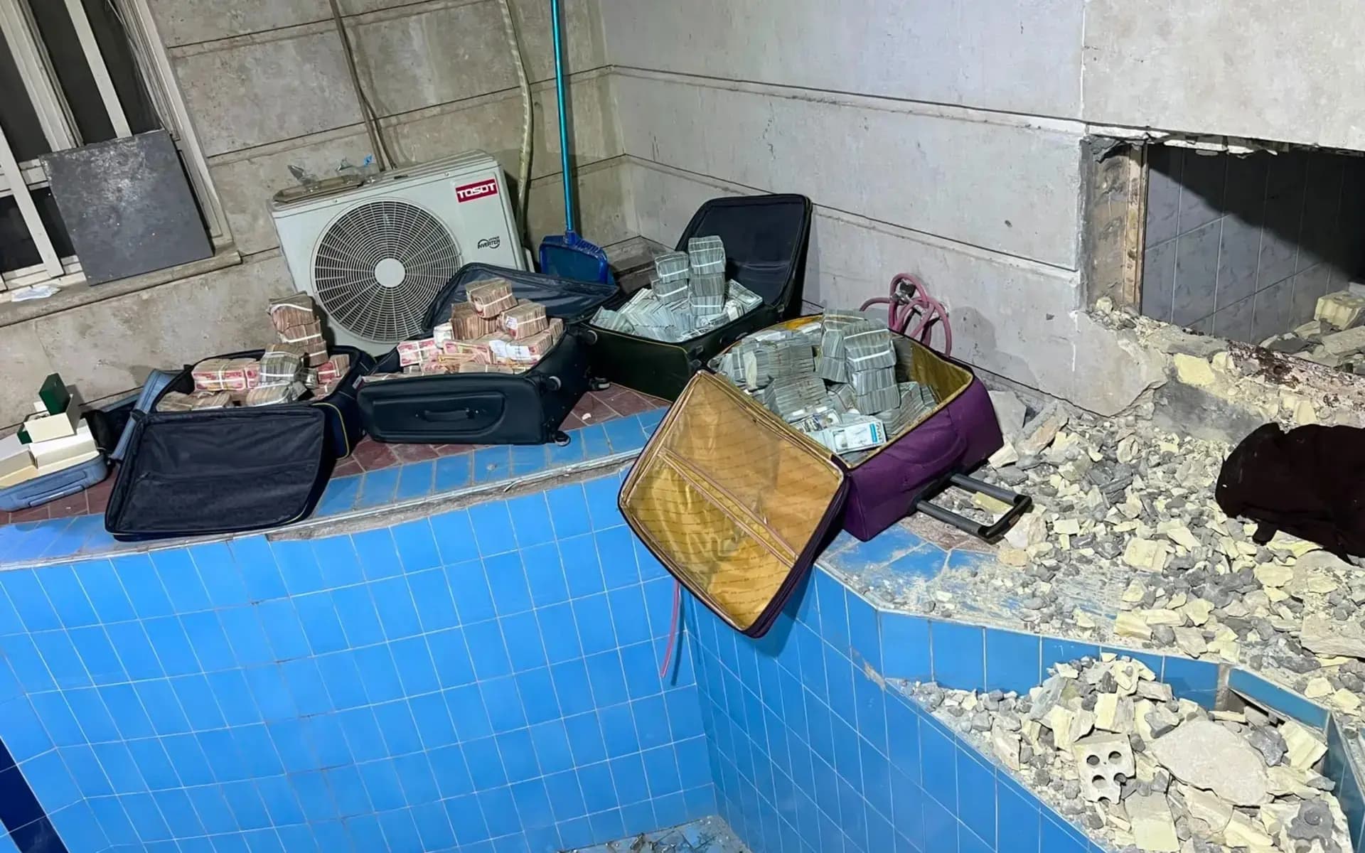 الغارديان: اعتقالات وملايين وذهب في حملة العراق على الفساد