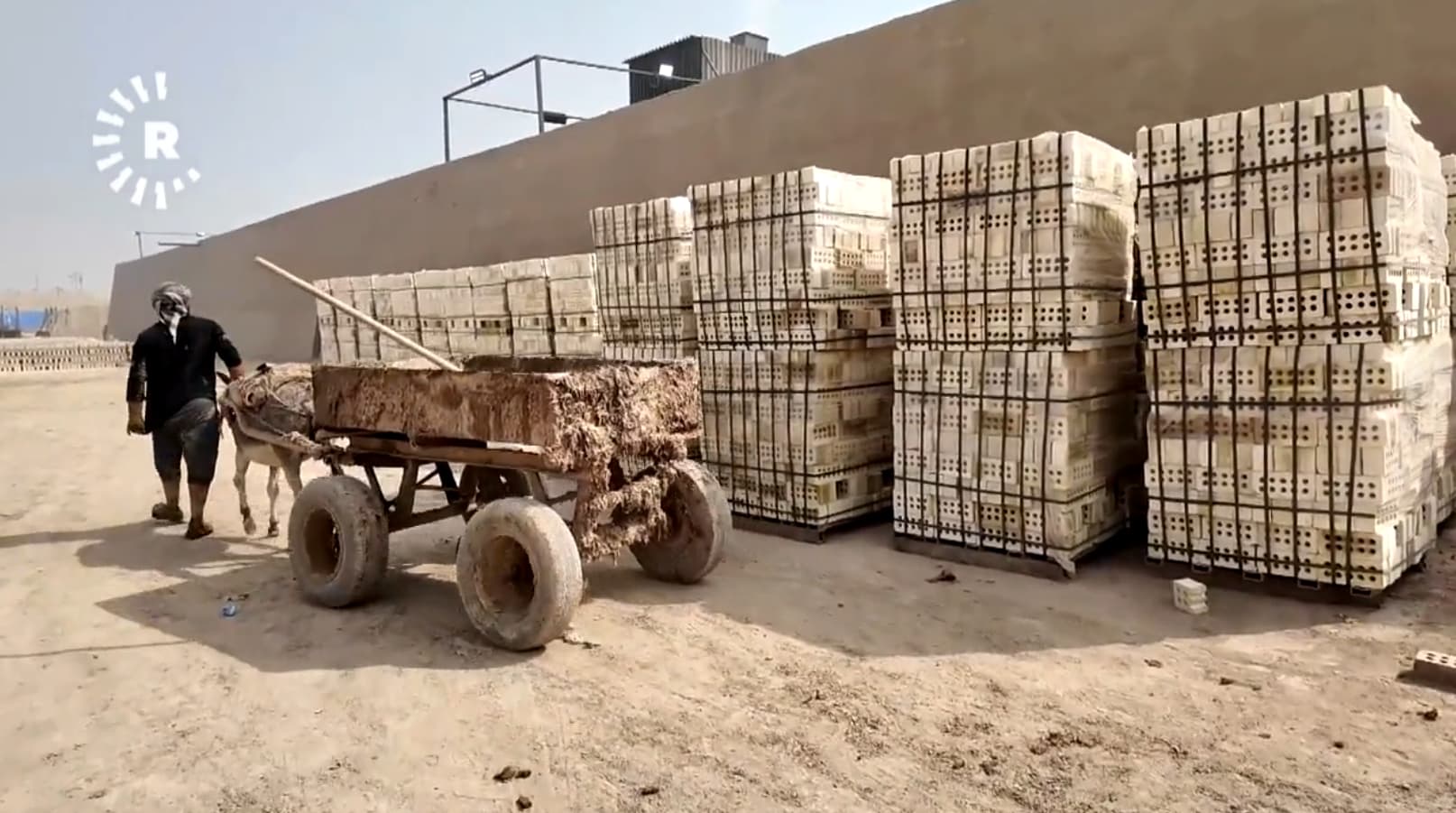 بغداد.. إغلاق 700 معمل يرفع أسعار الطابوق ويهدد آلاف العمال