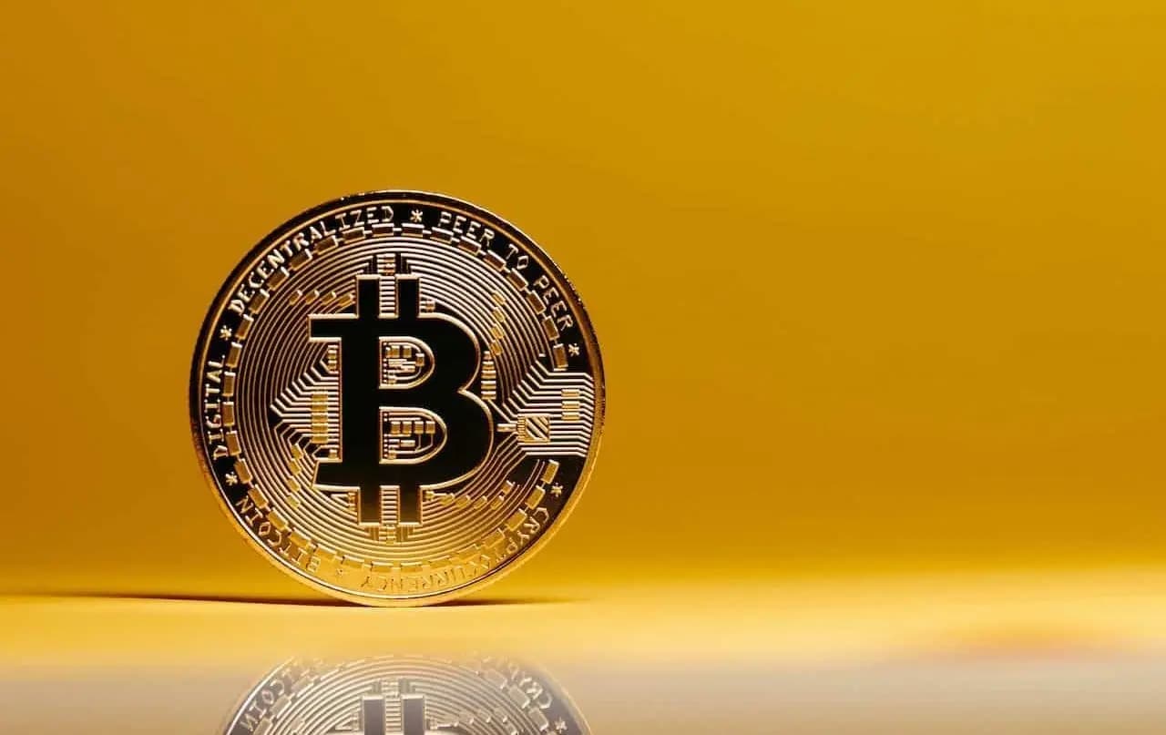 بیتکۆینێک بە 77 هەزار و 180 دۆلارە