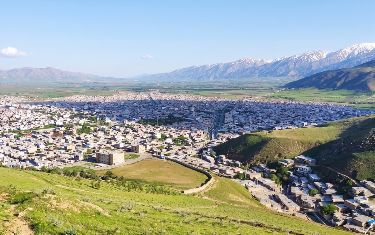 هێزەکانی سوپای پاسداران لە پیرانشار دەچنە سەر دوو ماڵ و دوو هاونشتمانی ئەشکەنجە دەدەن