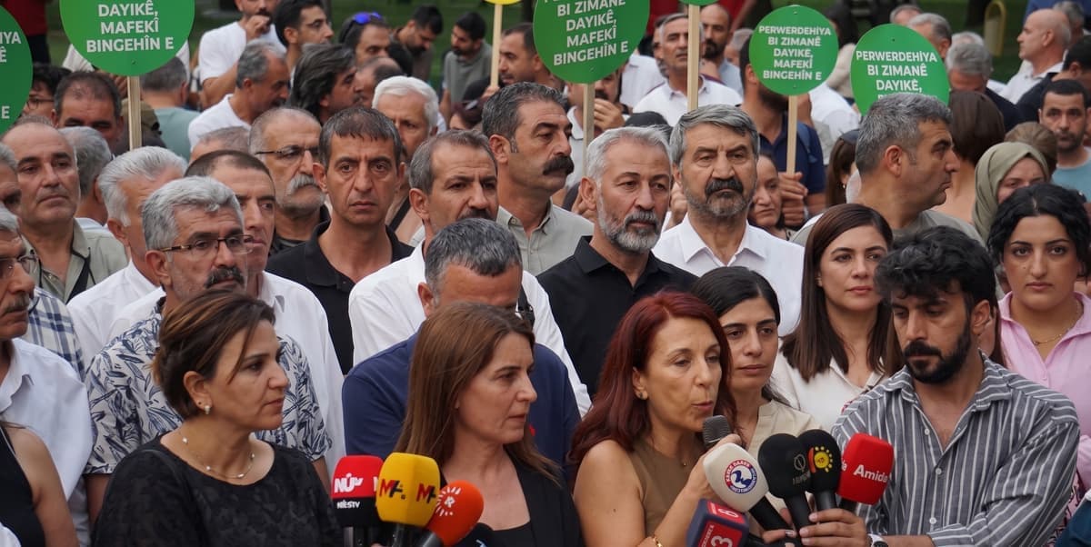 لە ئامەد داوای خوێندن بە زمانی دایک دەکرێت