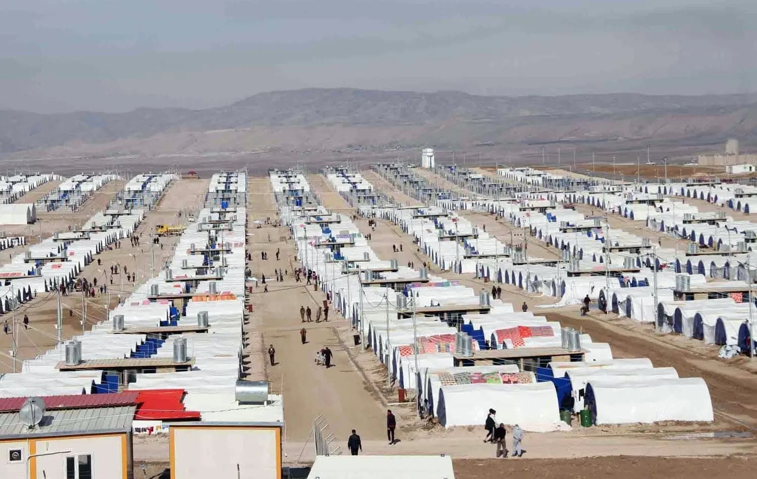 لە کەمپێکی دهۆک شەڕ لەنێوان دوو بنەماڵە روویدا و 13 کەس بریندار بوون
