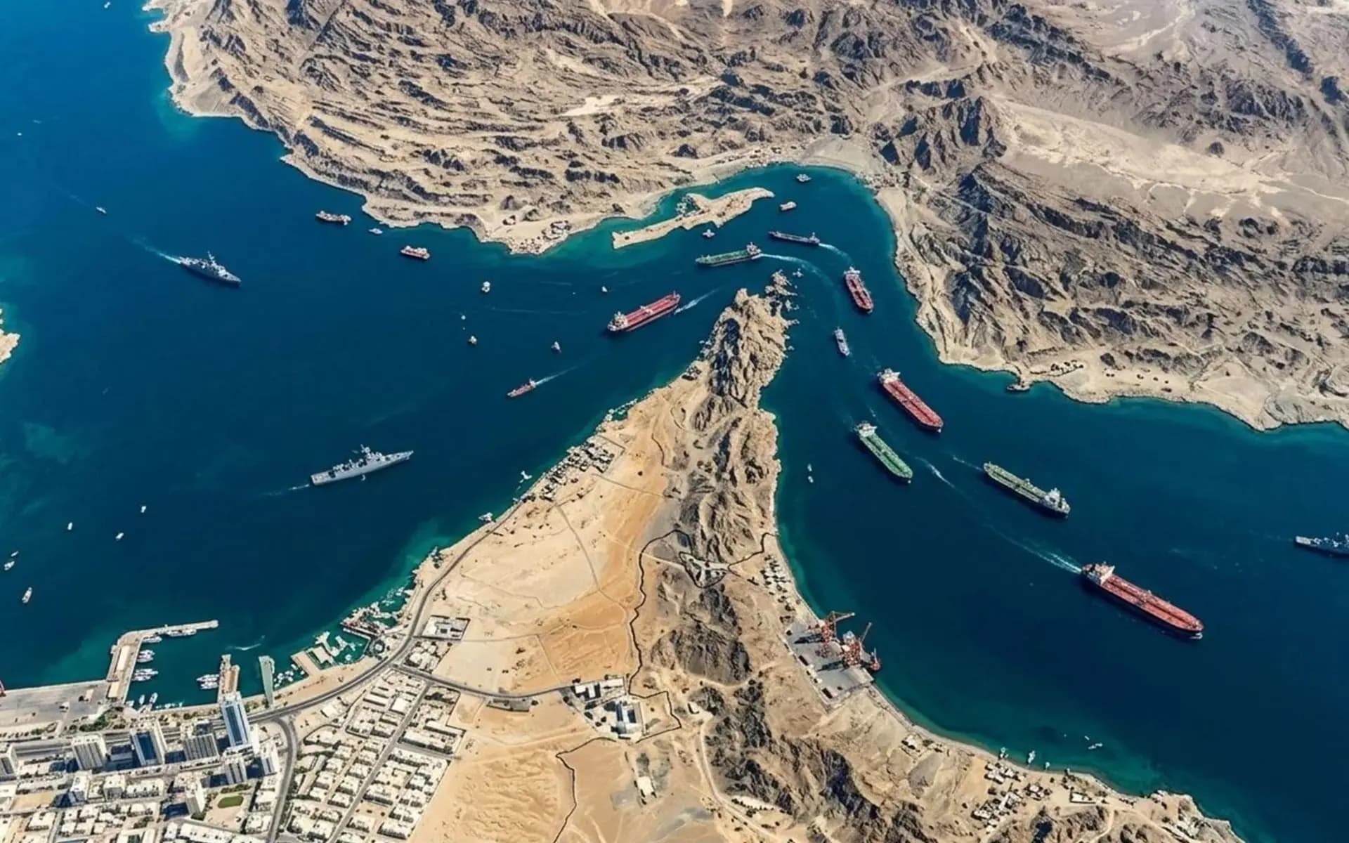 سوپای پاسداران: کەشتییەکمان لە تەنگەی هورمز کردە ئامانج