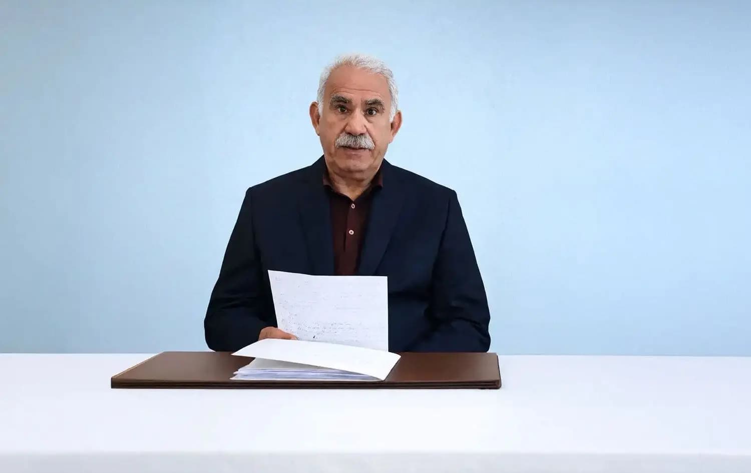شاندێکی دەم پارتی بۆ کۆبوونەوە لەگەڵ ئۆجەلان بەرەو ئیمراڵی بەرێکەوت