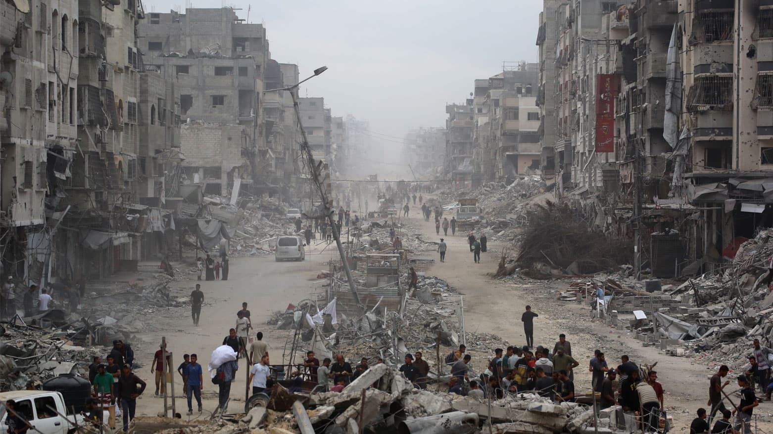 ثمانية قتلى وأكثر من 60 مفقودا بانهيار مبنى في غزة