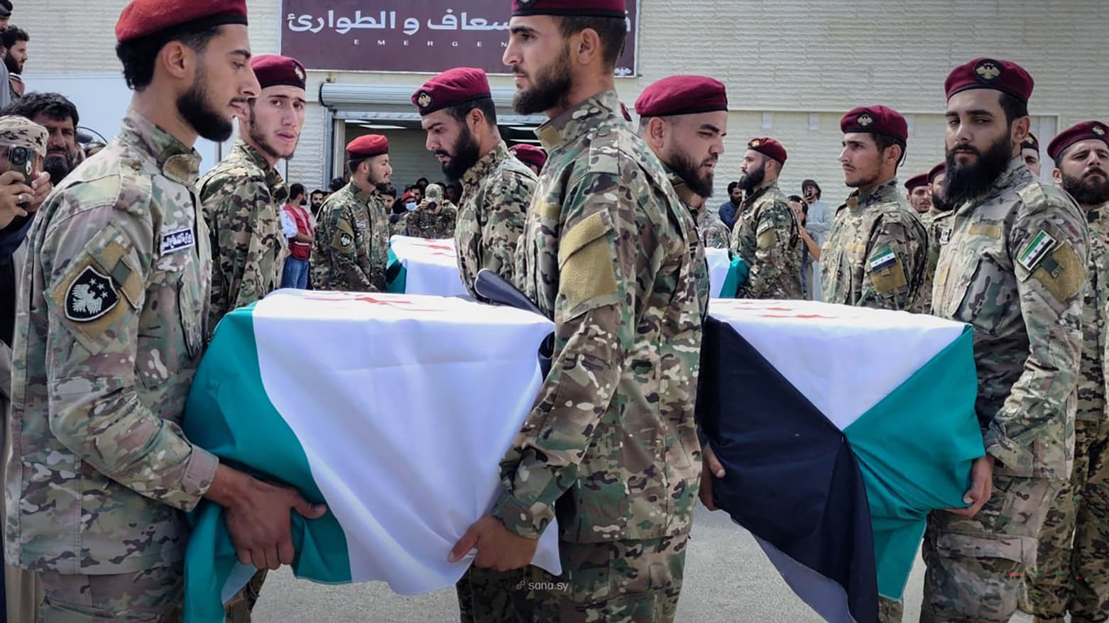 11 قتيلا بانفجار في موقع عسكري بشرق سوريا