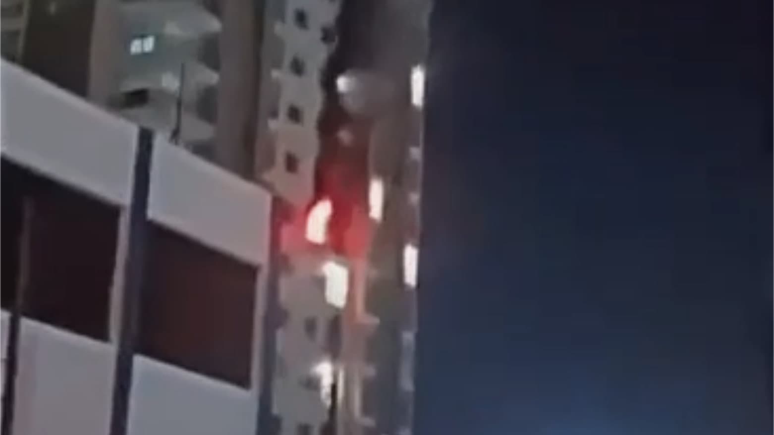 ئاگر لە باڵەخانەیەکی ئیسکان تاوەر لە هەولێر کەوتەوە