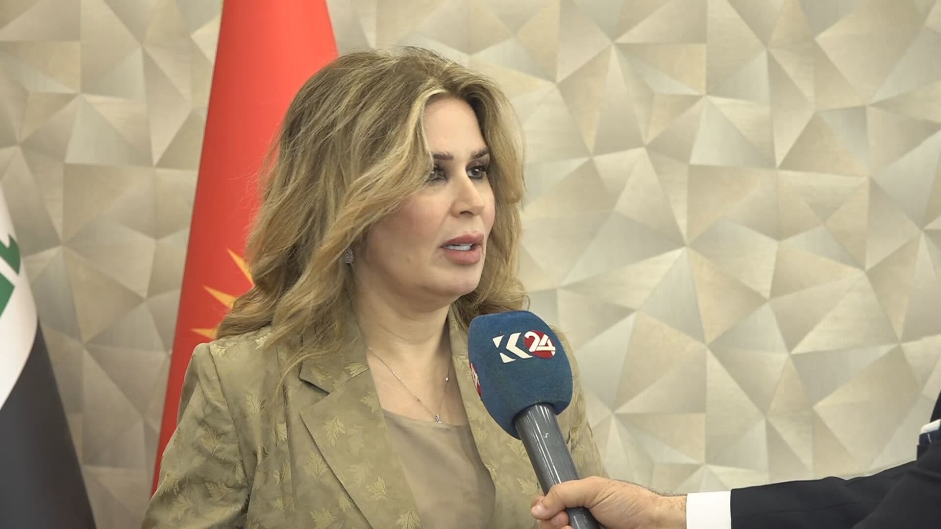 ئیخڵاس دلێمی: زیاتر لە 500 هەزار فەرمانبەری گرێبەست دەکرێنە هەمیشەیی