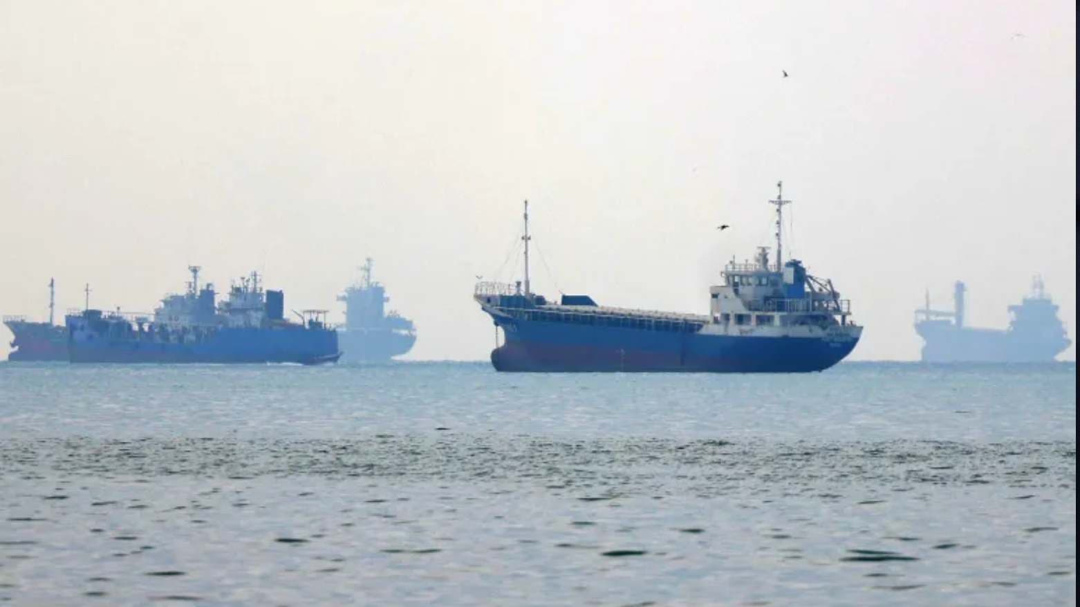 More Than 33 Million Barrels of Crude Shipped Through Strait of Hormuz Since Sunday
