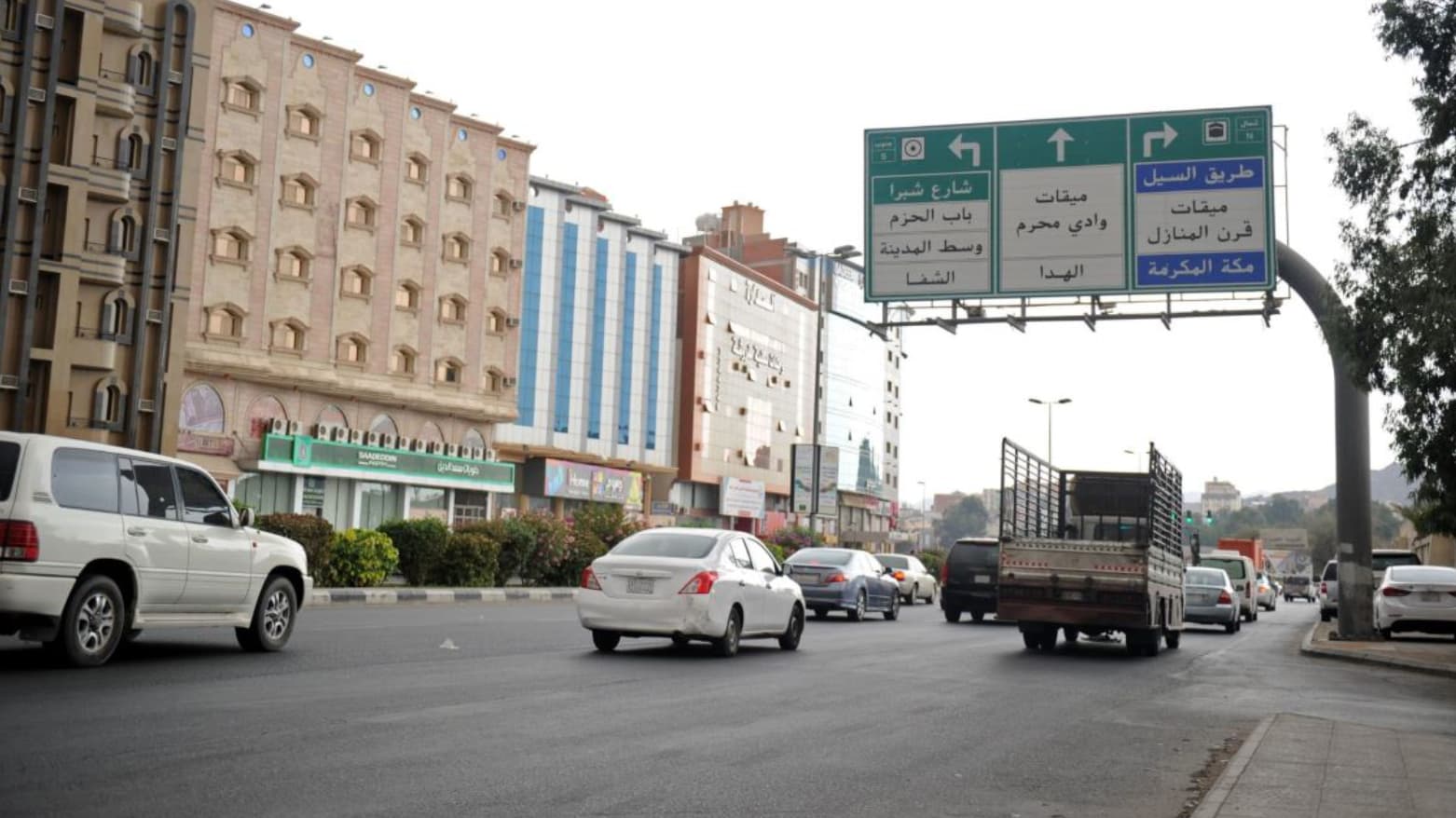 US Restricts Government Employee Travel to Two Saudi Cities Amid Houthi Attacks