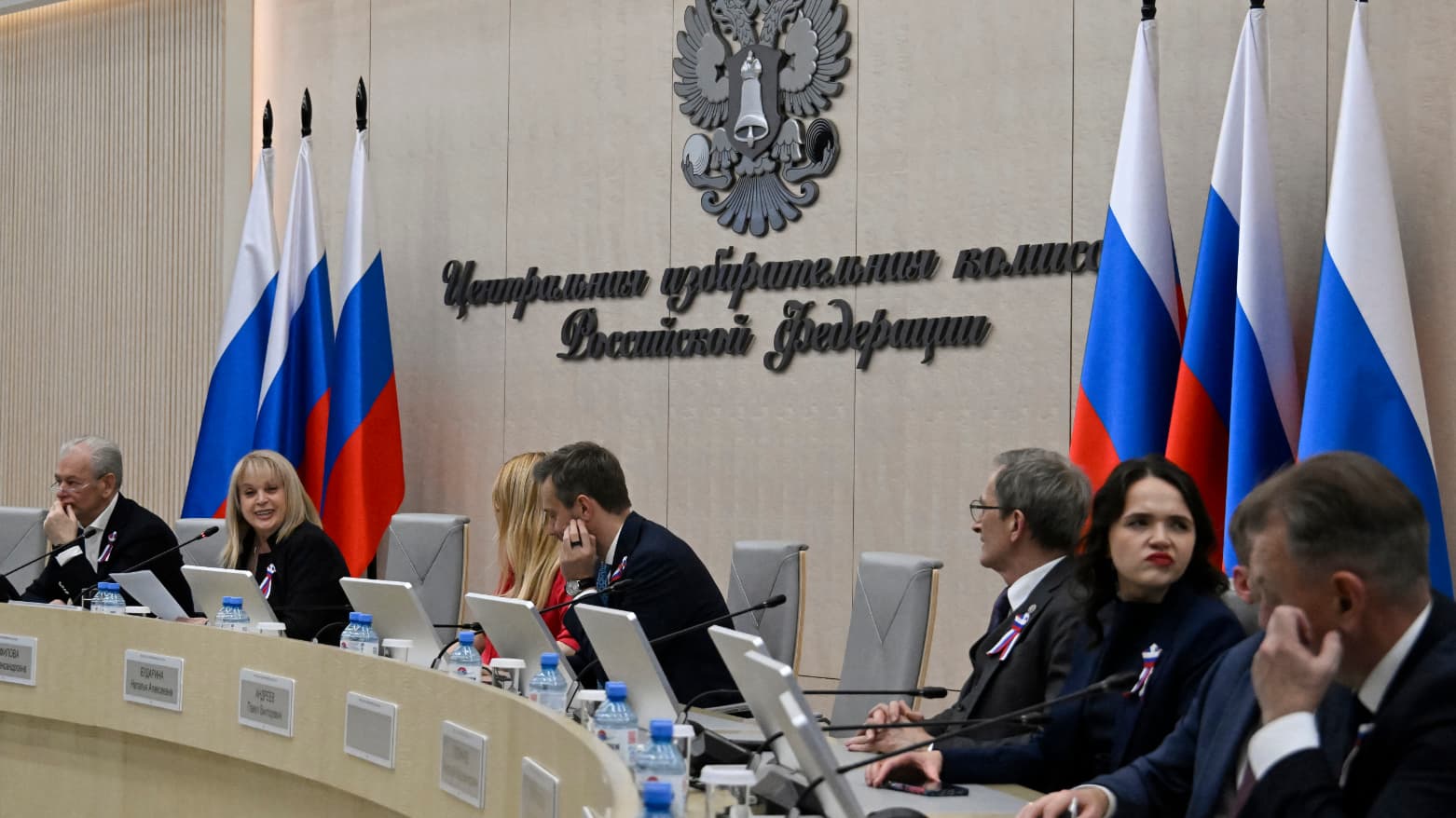 Putin’s United Russia Wins Record 355 Seats in Russian Parliament