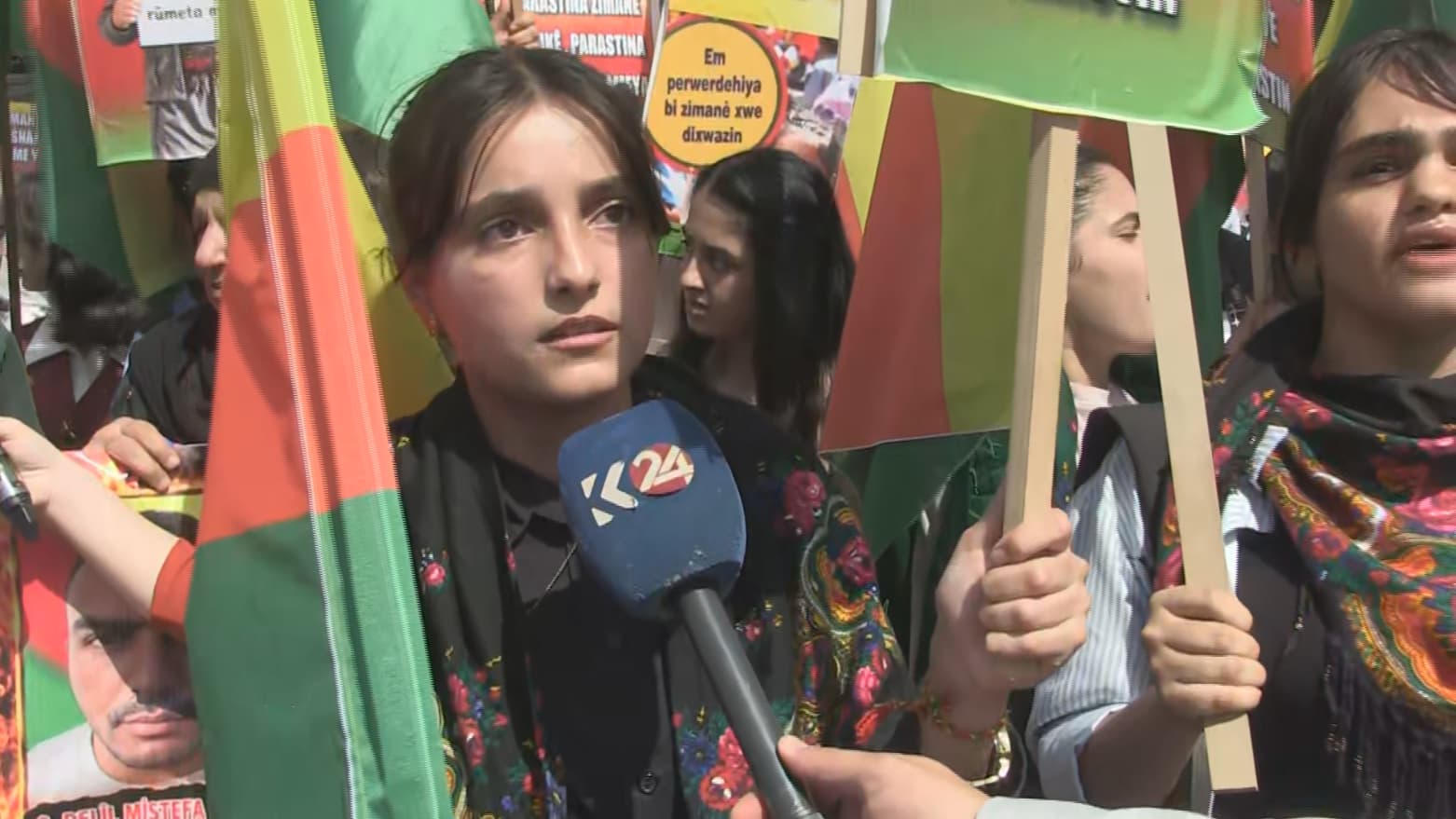 Hundreds Protest in Qamishlo for Full Kurdish-Language Education