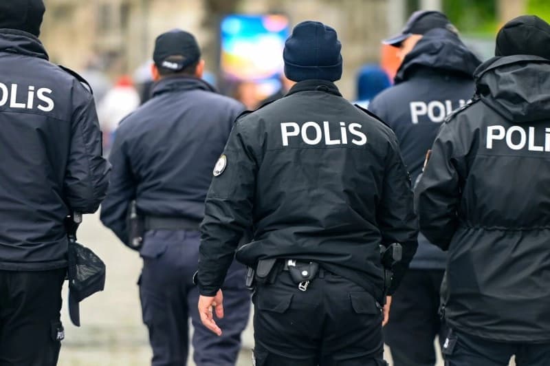 فەرمانبەرانی ئاسایشی تورکیا مانیان گرت